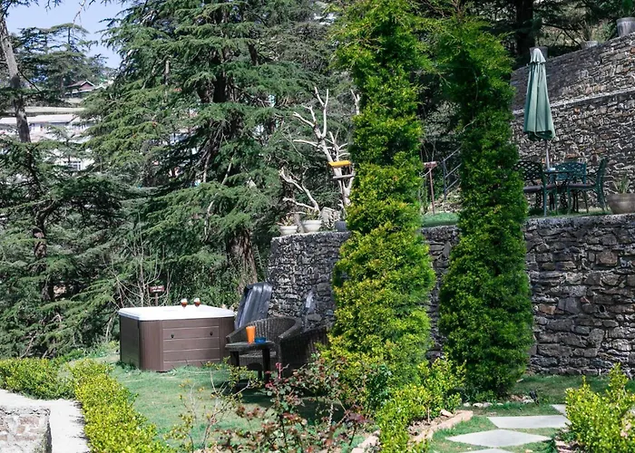 Stayvista At Pine Estate With Outdoor Jacuzzi Shimla